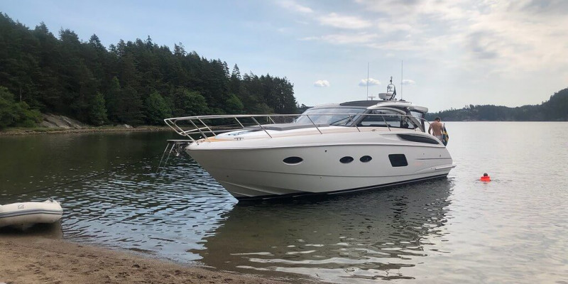 Princess V39 White Pearl by Karl & Maria Emanuelsson