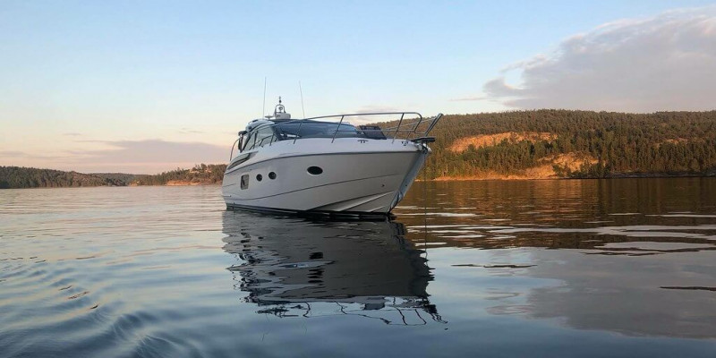 Princess V39 White Pearl by Karl & Maria Emanuelsson
