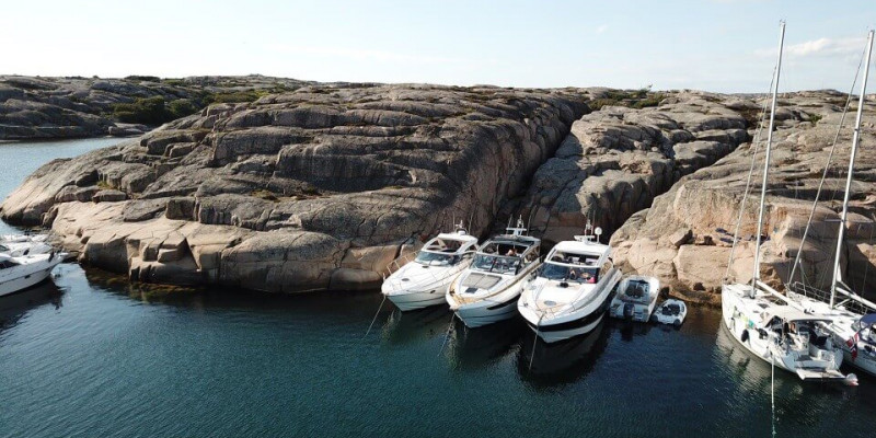 Princess V50 Open Summer Vibe by Karl & Maria Emanuelsson