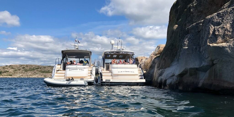 Princess V50 Open Summer Vibe by Karl & Maria Emanuelsson